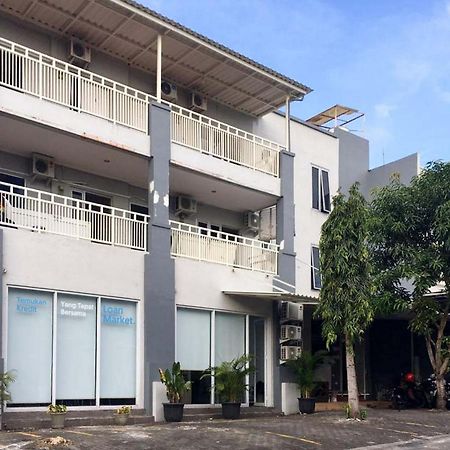 Reddoorz @ Citraland Surabaya Hotel Ngoại thất bức ảnh