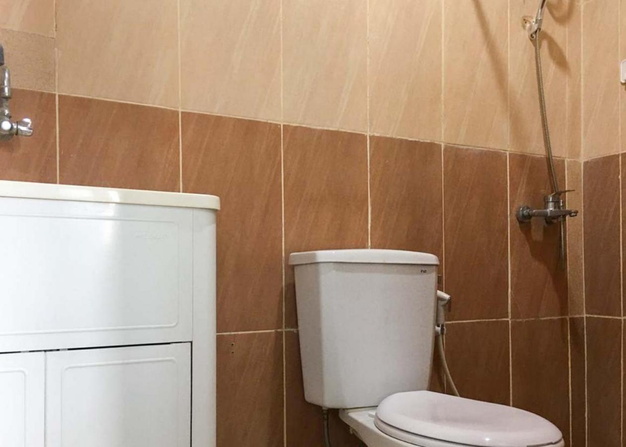Reddoorz @ Citraland Surabaya Hotel Ngoại thất bức ảnh
