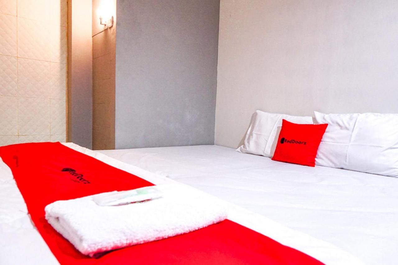 Reddoorz @ Citraland Surabaya Hotel Ngoại thất bức ảnh