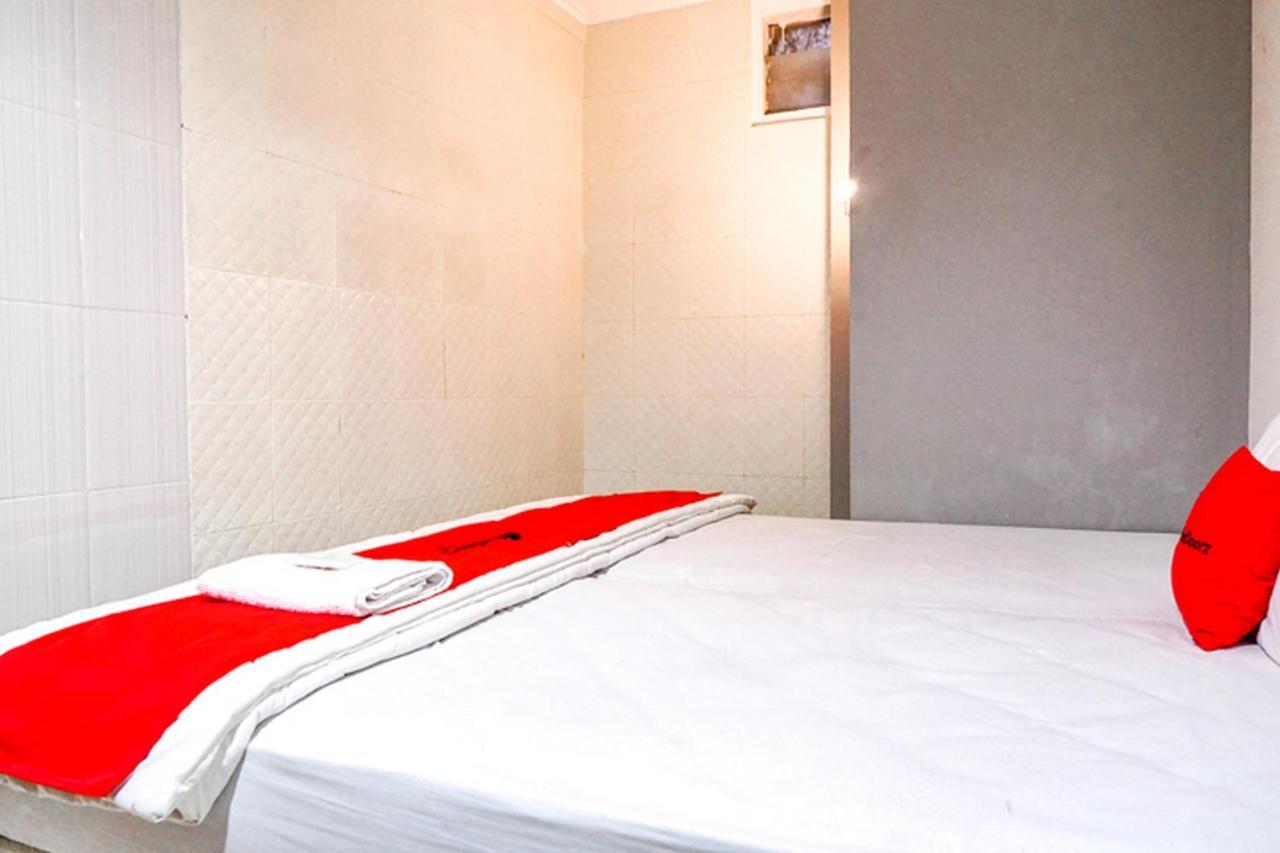 Reddoorz @ Citraland Surabaya Hotel Ngoại thất bức ảnh