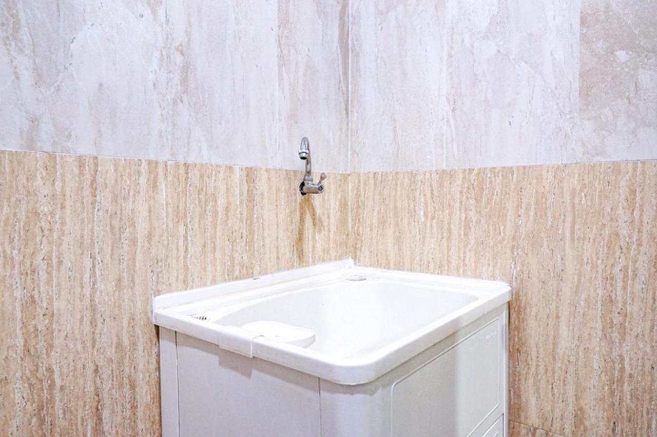 Reddoorz @ Citraland Surabaya Hotel Ngoại thất bức ảnh