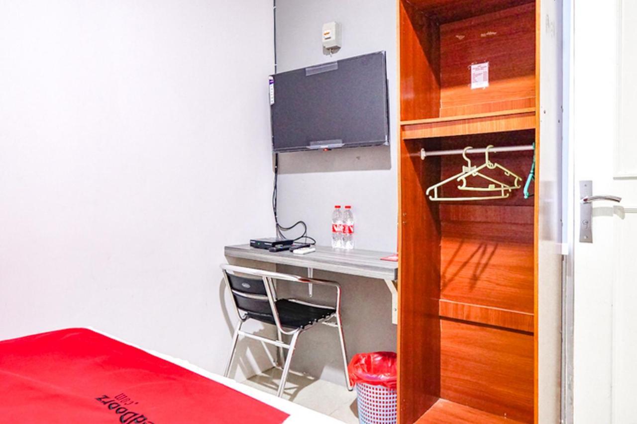Reddoorz @ Citraland Surabaya Hotel Ngoại thất bức ảnh