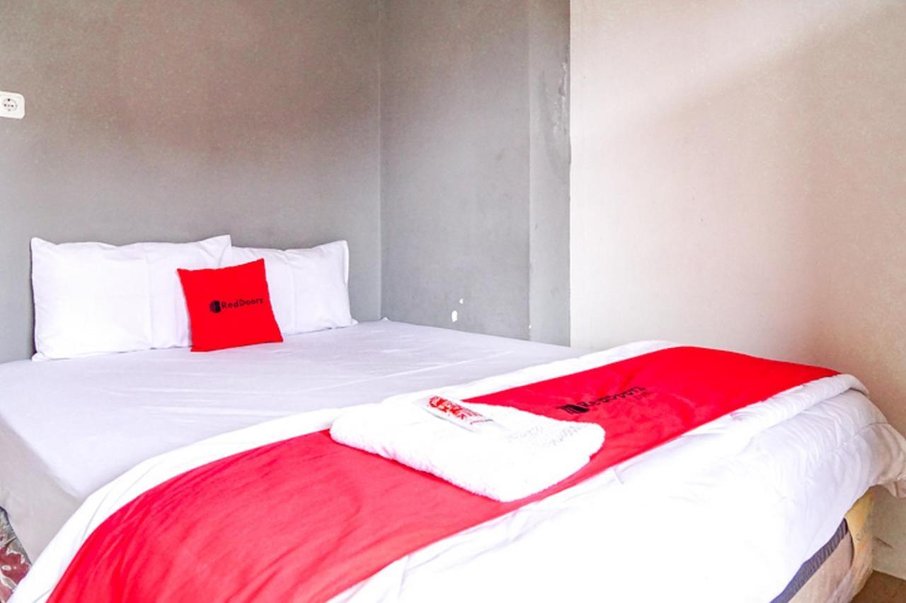Reddoorz @ Citraland Surabaya Hotel Ngoại thất bức ảnh