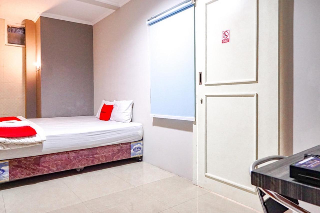Reddoorz @ Citraland Surabaya Hotel Ngoại thất bức ảnh